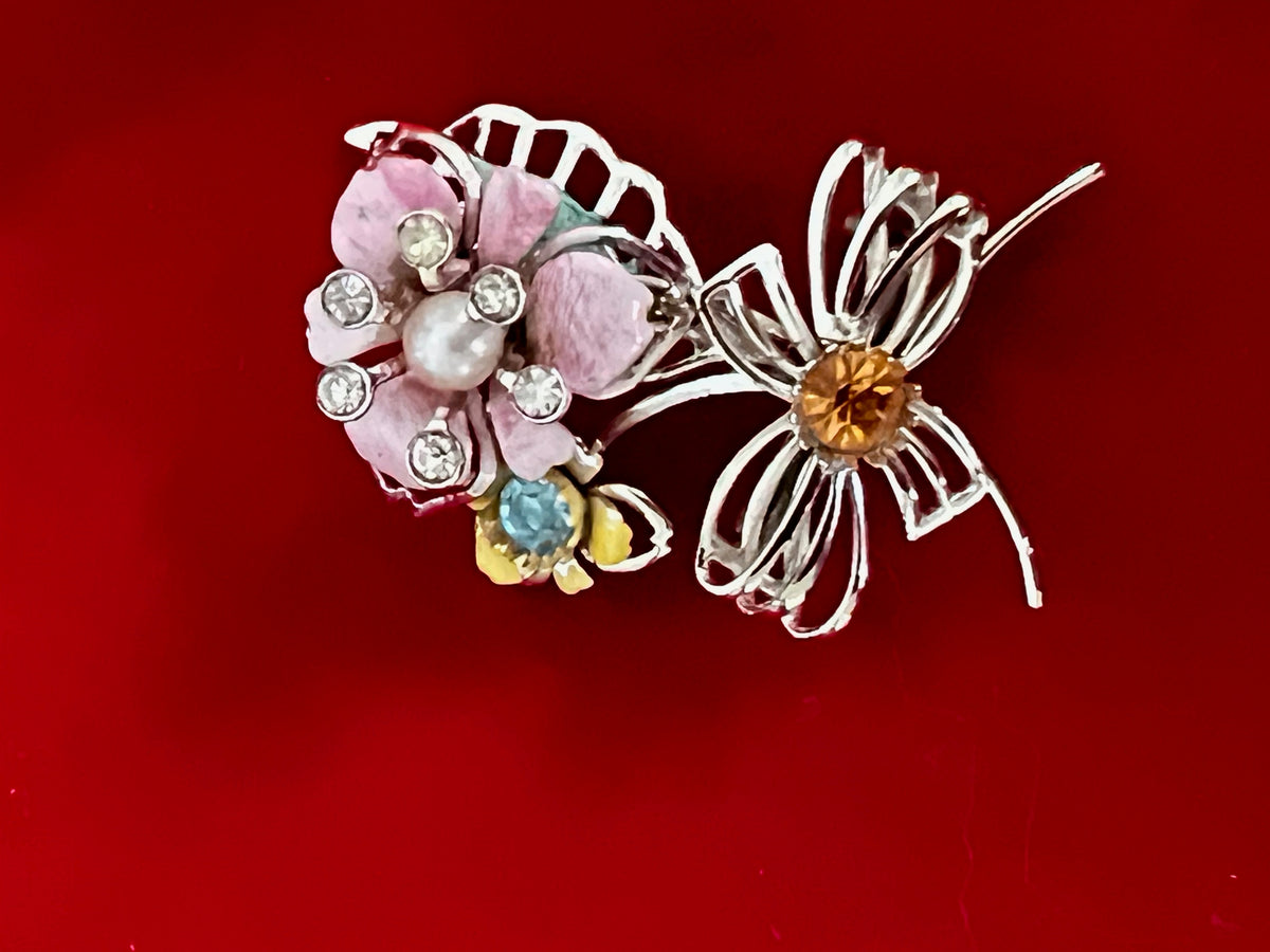 Vintage Flower Motif Brooches group of 3